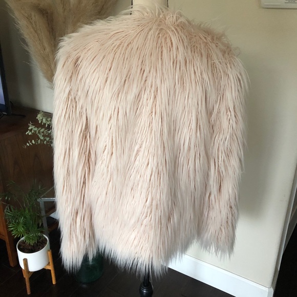 FUR! Blush Pink Faux Fur Jacket - Size Medium - Picture 8 of 11
